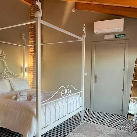 Hotel Rural La Casa De Carlota Montánchez